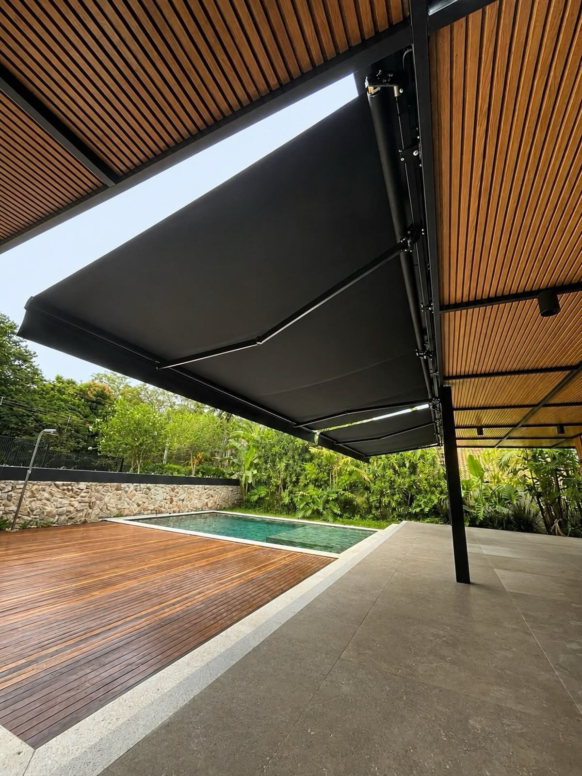 Toldo plegable para fachada